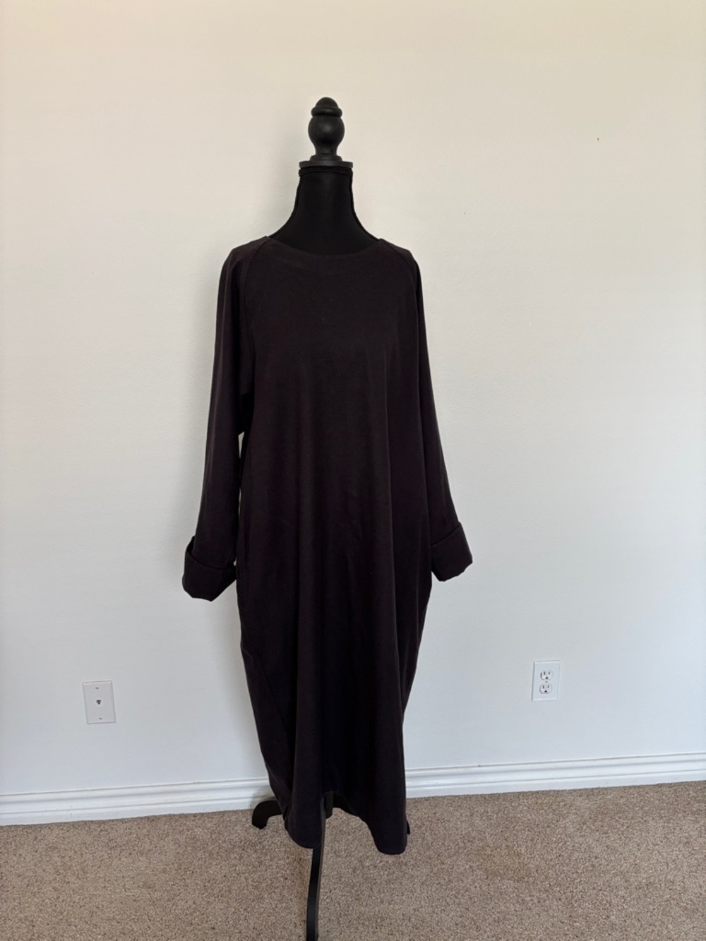 Women's Black Long Sleeve Midi Dress